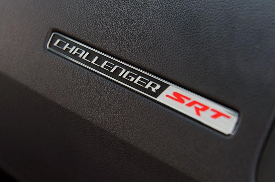  Dodge Challenger SRT8 392 2011 года  (фото 11 из 115)